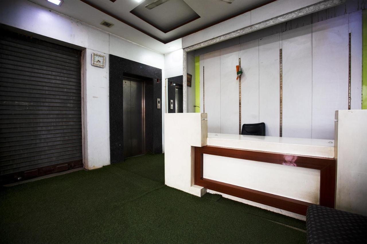 Oyo 44174 Hotel Mid Town Prime Harthala Exterior photo