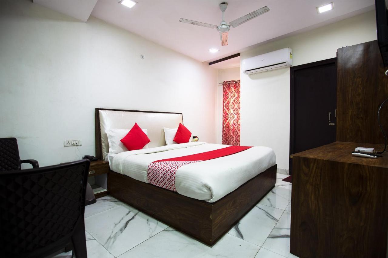 Oyo 44174 Hotel Mid Town Prime Harthala Exterior photo