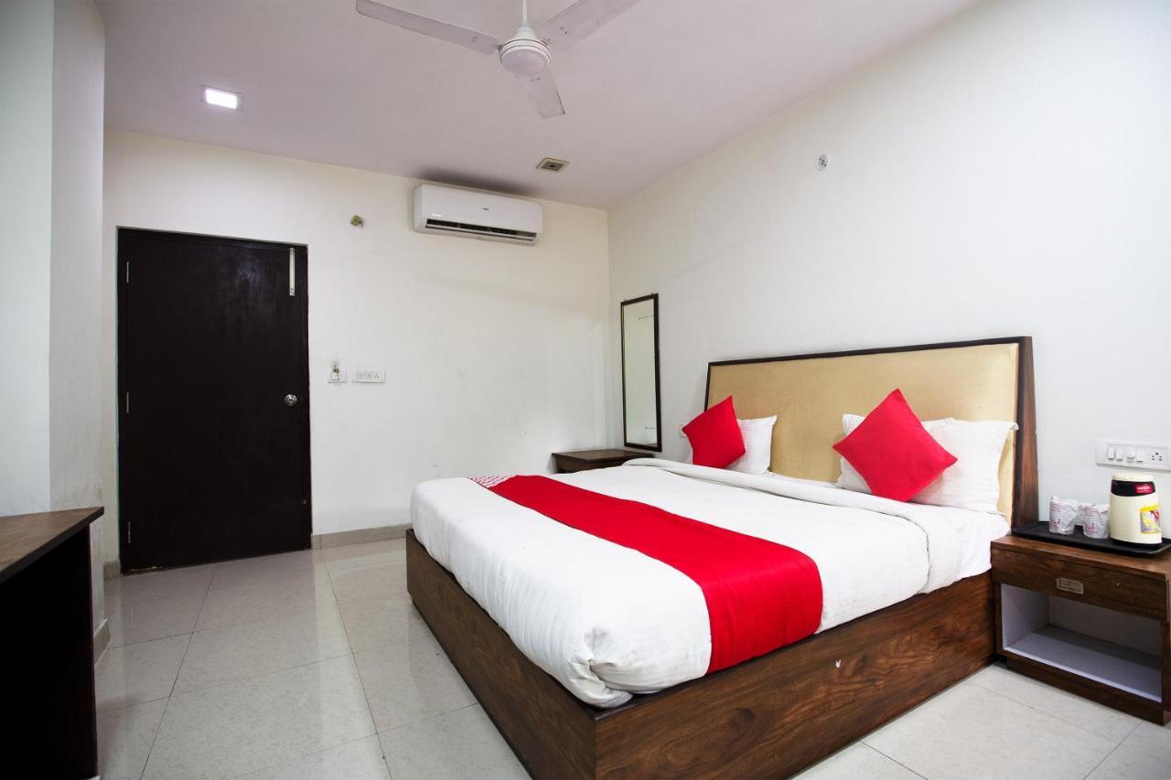 Oyo 44174 Hotel Mid Town Prime Harthala Exterior photo